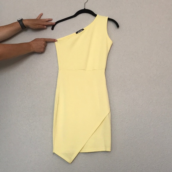 Missguided Dresses & Skirts - Light yellow dress